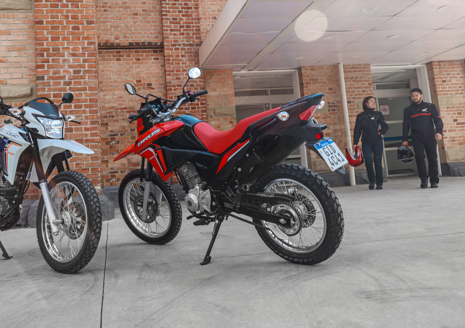 Honda NXR 160 Bros 2024: Renovação de Cores Marca a Atualização da Trail Mais Vendida do Mercado Nacional